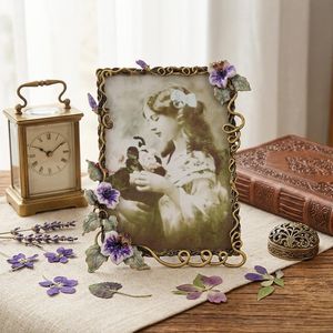 Cadre photo en métal fait main, minimaliste, pour bureau, décoration moderne de salon, cadeau unique pour un anniversaire - Product Image 5