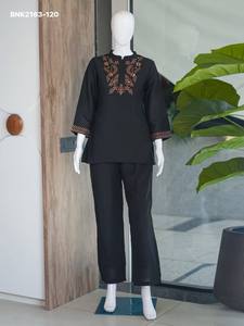 Conjunto coordinado de Kurti y pantalón corto de seda romana de alta calidad con trabajo de hilo bordado y manga 3/4 para mujer - Exportador de moda - Product Image 2