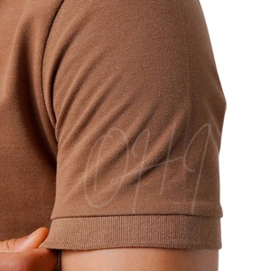 เสื้อยืดคอกว้างสีน้ำตาลธรรมชาติ แขนสั้น ผ้าฝ้าย ทรงหลวม สบายๆ สำหรับผู้ชาย เป็นมิตรกับสิ่งแวดล้อม แห้งเร็ว ระบายอากาศดี ขายส่งจำนวนมาก - Product Image 4