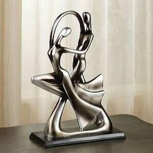 Obra de arte en aluminio fundido esculpido, desarrollada como elemento decorativo distintivo para espacios interiores elegantes. - Product Image 1