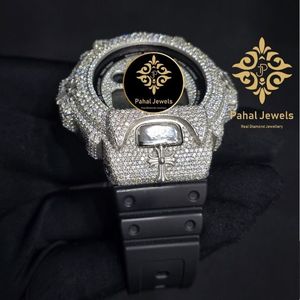 ICELOOK เครื่องประดับนาฬิกาอะนาล็อกควอตซ์ผู้ชายไรน์สโตนทรงสี่เหลี่ยมเคสคริสตัลแซฟไฟร์สแตนเลสสตีลกันกระแทกนาฬิกาปลุก - Product Image 3