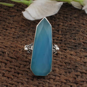 แหวนเงินแท้ 925 ประดับพลอยแคลเซโดนีสีน้ำทะเลทรงแฟนซี ดีไซน์หรูหรา งานแฮนด์เมด แหวนดีไซน์เนอร์สุดพิเศษ เครื่องประดับพลอยแท้ ขายส่ง - Product Image 1