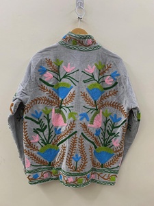 เสื้อแจ็คเก็ตกำมะหยี่สไตล์วินเทจลายซูซานีสำหรับผู้หญิง งานปักมือสไตล์โบโฮ เอธนิค เสื้อคลุมสั้นสำหรับฤดูหนาว แฟชั่นสำหรับงานเทศกาล เสื้อคลุมแฟชั่น - Product Image 3