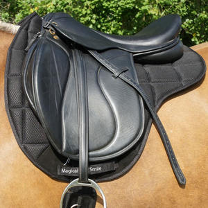 แผ่นรองอานม้าคุณภาพสูง ระบายอากาศได้ดี แผ่นรองอานหรูหรา สีดำ แผ่นรองอานสำหรับกระโดดขี่ม้า รุ่น Ridder Love This Saddle Pads - Product Image 3