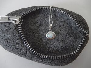 Collar de ópalo blanco de plata de ley, ópalo de fuego ovalado, joyería de piedra de nacimiento de octubre, elegante regalo para ella, collar de cumpleaños - Product Image 4