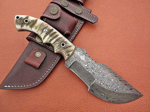 Couteau de chasse Tracker à lame fixe en acier Damas forgé sur mesure, manche en bois, étui inclus, support OEM, couteau de camping - Product Image 5