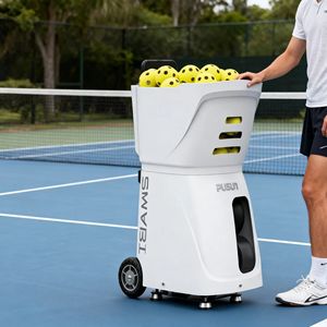 Machine de service de pickleball portable PP-Smart Pro, contrôlée par application, capacité de 80 balles, vitesse de 20-120 km/h, service à rotation interne - Product Image 1