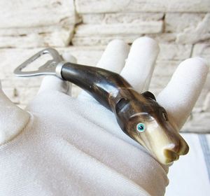 Ouvre-bouteille élégant en corne de buffle, artisanal, rustique, pour bars et collections de cadeaux - Product Image 1