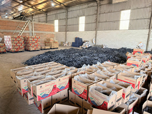 Briquettes de charbon de bois en sciure de bois en forme de barbecue, en gros, avec un taux d'ash de jusqu'à 6 % et un rendement calorifique inférieur à 7500 Kcal/kg, pour la cuisson en restaurant et les barbecues - Product Image 3