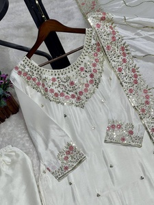 Ensemble Salwar Kameez 3 Pièces Long avec Plazzo et Dupatta en Soie Chinon Pure, Magnifiques Broderies des Deux Côtés, Style Moderne, Idéal pour les Fêtes, Livraison Rapide - Product Image 5