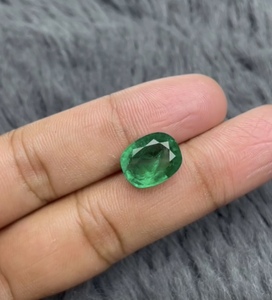 Esmeralda Natural Verde en Forma de Cojín, Gema Suelta de Alta Calidad de 5.0 Quilates para Joyería - Product Image 4