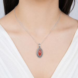 Pendentif artisanal en cornaline rouge marquise, en argent sterling 925, plaqué or rose et or jaune, style vintage perlé, pièce maîtresse - Product Image 2
