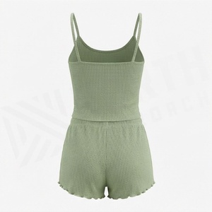 Conjunto de 2 Piezas para Mujer, Top Verde Sólido sin Tirantes y Pantalones Cortos por Encima de la Rodilla, Tejido, Casual, para Primavera/Verano - Product Image 2