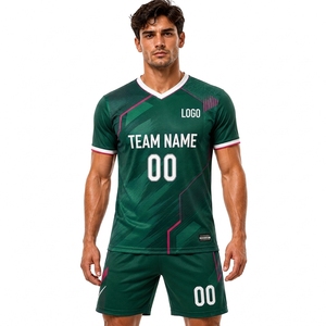 Camiseta de Fútbol Verde Personalizada para Hombre, Cuello en V, Manga Corta, Impresión por Transferencia de Calor, Absorbe la Humedad, Corte Regular, Nombre y Número del Equipo, 100% - Product Image 1