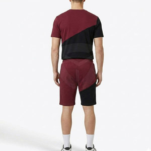 Conjunto de camiseta y pantalones cortos de verano para hombre, ligero, diseñado para uso diario, actividades al aire libre y un look informal y relajado. - Product Image 2
