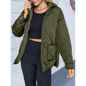 Chaqueta Acolchada Impermeable y Cortavientos para Mujer, Color Verde Oliva, con Capucha, Cierre de Cremallera, Manga Larga, Cálida y Estándar - Product Image 4