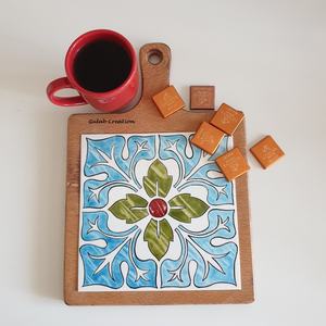 Plateau de service à la charcuterie en bois de manguier avec poignée et élégant plateau rustique imprimé en marbre pour le fromage, les apéritifs et les collations - Product Image 4