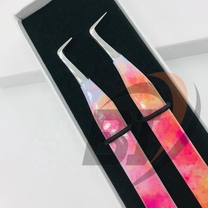Pinzas de pestañas de diseño personalizado de 90 grados, extensiones de pestañas de acero sostenibles recubiertas de papel con logotipo privado - Product Image 4