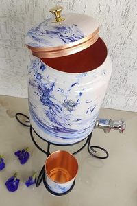 Distributeur d'eau en cuivre avec design en marbre bleu et accents en cuivre pour usage domestique - Product Image 4