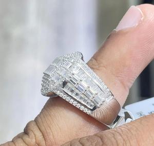 Anillo de Compromiso Personalizado con Diamantes Moissanite de Corte Baguette y Redondo, Anillo de Boda de Plata de Ley 925, Joyería Hip Hop para Hombre - Product Image 3