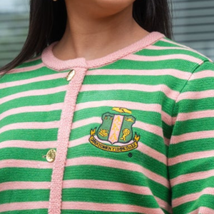 Cardigan en tricot décontracté pour femme, rayé vert et rose, brodé avec motif de blason, manches longues, boutonnage frontal, col en V - Product Image 5