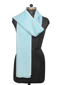 Bufanda Premium Azul Claro con Diseño en Zigzag para Mujer, 28x80 Pulgadas, Hecha a Mano con Lana y Acrílico, Chal de Fibra Suave y Cómodo de Alta Calidad - Product Image 2