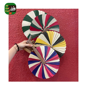 Éventail en feuille de palmier traditionnel fait main, écologique, couleur et design personnalisables, disponible pour les cadeaux d'affaires et les souvenirs - Product Image 2