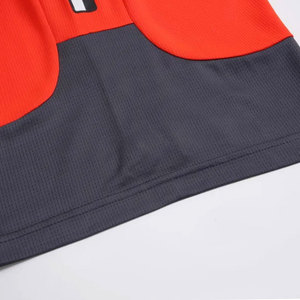 Ensemble débardeur sans manches unisexe orange avec bordure contrastante, short en polyester à séchage rapide, col en V, coupe classique, toutes saisons - Product Image 4