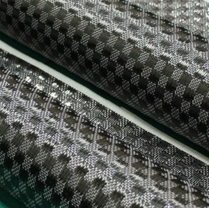 Tissu en fibre de carbone à paillettes rouges, grand carré, pour usage industriel dans les applications automobiles et aérospatiales - Product Image 4