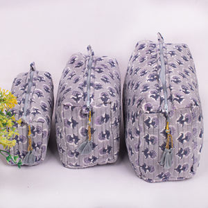 Bolsa de Maquillaje Colgante Acolchada de Algodón Orgánico con Estampado Floral, Cierre de Cremallera, Ecológica, Reutilizable, Ligera y Portátil - Product Image 1