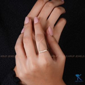 แหวนเพชรทรงปรินเซสคัท 5 เม็ด ทองคำแท้ 14K 18K สำหรับขายส่ง แหวนครึ่งวงนิรันดร์ เหมาะสำหรับใส่ทุกวัน - Product Image 3