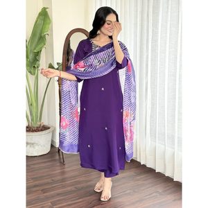 ATRACTIVA VISCOSA SECUENCIA CODIFICACIÓN BORDADO TRABAJO FONDO SUPERIOR CON DUPATTA MORADO - Product Image 1