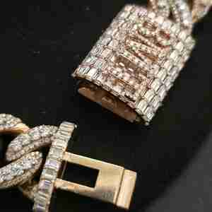 Elegant Full Iced Out 18MM <b>Link</b> <b>Cuban</b> <b>Chain</b> Moissanite Platinum Plated 925 Sterling <b>Silver</b> for Hip Hop Jewelry-Customized Gift - Product Image 3