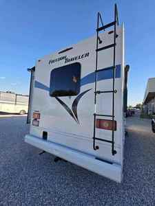 Autocaravana MINT 2023 Thor FREEDOM TRAVELER A30 para Campismo y Viajes Todoterreno - Product Image 3
