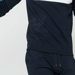 Vêtements de sport avancés, respirants et extensibles pour hommes, pour les séances d'entraînement et les activités sportives. - Product Image 4