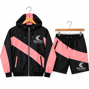 ชุดวอร์มแบบ unisex สีดำชมพู แต่งสีตัดกัน เสื้อแจ็คเก็ตมีฮู้ดซิป กางเกงขาสั้น ระบายอากาศได้ดี เหมาะสำหรับใส่ในฤดูใบไม้ผลิ - Product Image 1