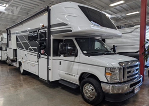 2025 2024 Used Rvs Fleetwood RV Class C Campers Rvs Motorhomes Custom Color Available Low Miles - Product Image 3