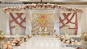 Mandap de Boda del Sur de la India con Diamantes, Columnas de Cristal, Set de Mandap Real, Marco Redondo Exclusivo, en Venta en Los Ángeles, EE. UU. - Product Image 5