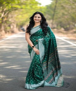 Green Silk Saree With Border Pattern Traditional Indian Wedding Dress Women <b>Floor</b>-Length Regular Fit Wrinkle Free All Seasons - Product Image 1