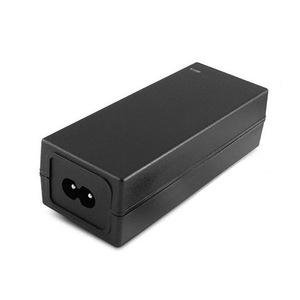 Adaptador de Corriente Médico de Escritorio de 3V 4.0A 12W con Entrada de CA C8 2xMOPP - Product Image 1