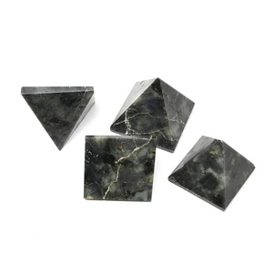 Pierre de Labradorite Naturelle de Qualité Supérieure en Promotion – Pyramide de Cristal pour une Transformation Positive – Magnifique Cadeau - Product Image 2