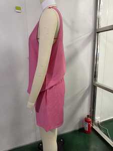 Ensemble décontracté en tricot rose pour femmes, 2 pièces, haut sans manches à col en V, short au-dessus du genou, coupe ample, printemps-été, couleur unie, 100% coton - Product Image 2