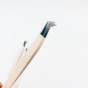 แหนบต่อขนตาแบบกลม ยอดขายดีที่สุด  แหนบเคลือบสีนู้ด  แหนบต่อขนตาแบบแข็ง  รับผลิตแบรนด์ส่วนตัว - Product Image 1