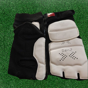 Chaussettes de Taekwondo en cuir respirantes et durables à semelle souple, équipement de protection imperméable de haute technologie pour l'entraînement - Product Image 1