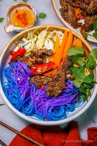 บะหมี่ข้าวแห้งสำเร็จรูป บรรจุถุงสุญญากาศ 500 กรัม สีสันสดใส - Product Image 5