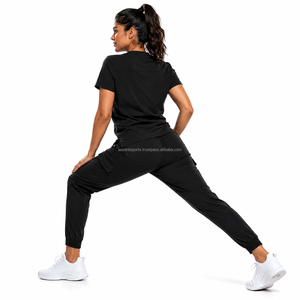 Ensemble de blouses médicales classiques pour hôpital, tissu infroissable, taille ajustable avec cordon, uni sans logo, vente en gros pour le personnel - Product Image 3