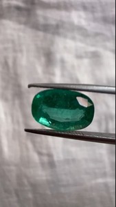 Émeraude Naturelle Zambienne 3,29 Carats Coupe Coussin Pierre Précieuse Verte Fine Pierre Libre pour la Fabrication de Bijoux Vente en Gros - Product Image 3