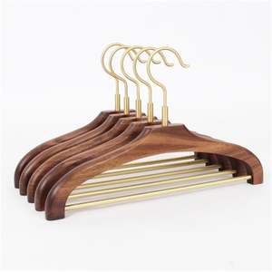 Percha de madera multiusos para camisas, pantalones, vestidos y necesidades de almacenamiento de ropa de uso diario - Product Image 5