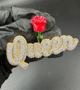Colgante Personalizado con Nombre en Letras, Diamante Moissanita VVS, Plata Bicolor Bañada en Rodio, Flor 3D, Joyería Hip Hop - Product Image 1