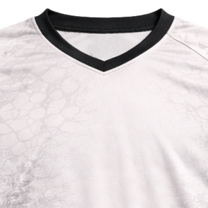 Camiseta de paintball blanca para hombre con diseño de salpicaduras, sublimación, patrón de panal, malla transpirable corta, puños ajustables y cómodos para equipos personalizados. - Product Image 5